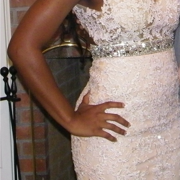 Ivory Evening Gown - Picture 5 of 9
